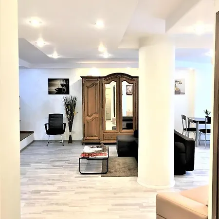 Large In Ultra-central Location *